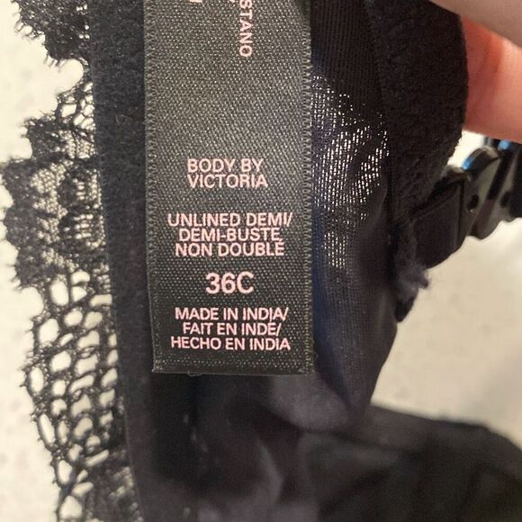 Victoria’s Secret body by Victoria underlined Demi bra, size 36C - Picture 8 of 8